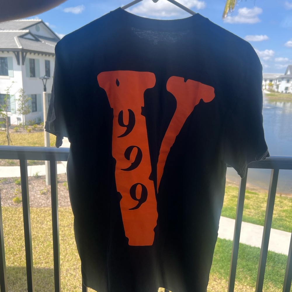 brand new v lone legends never die juice world authentic!!! size medium
